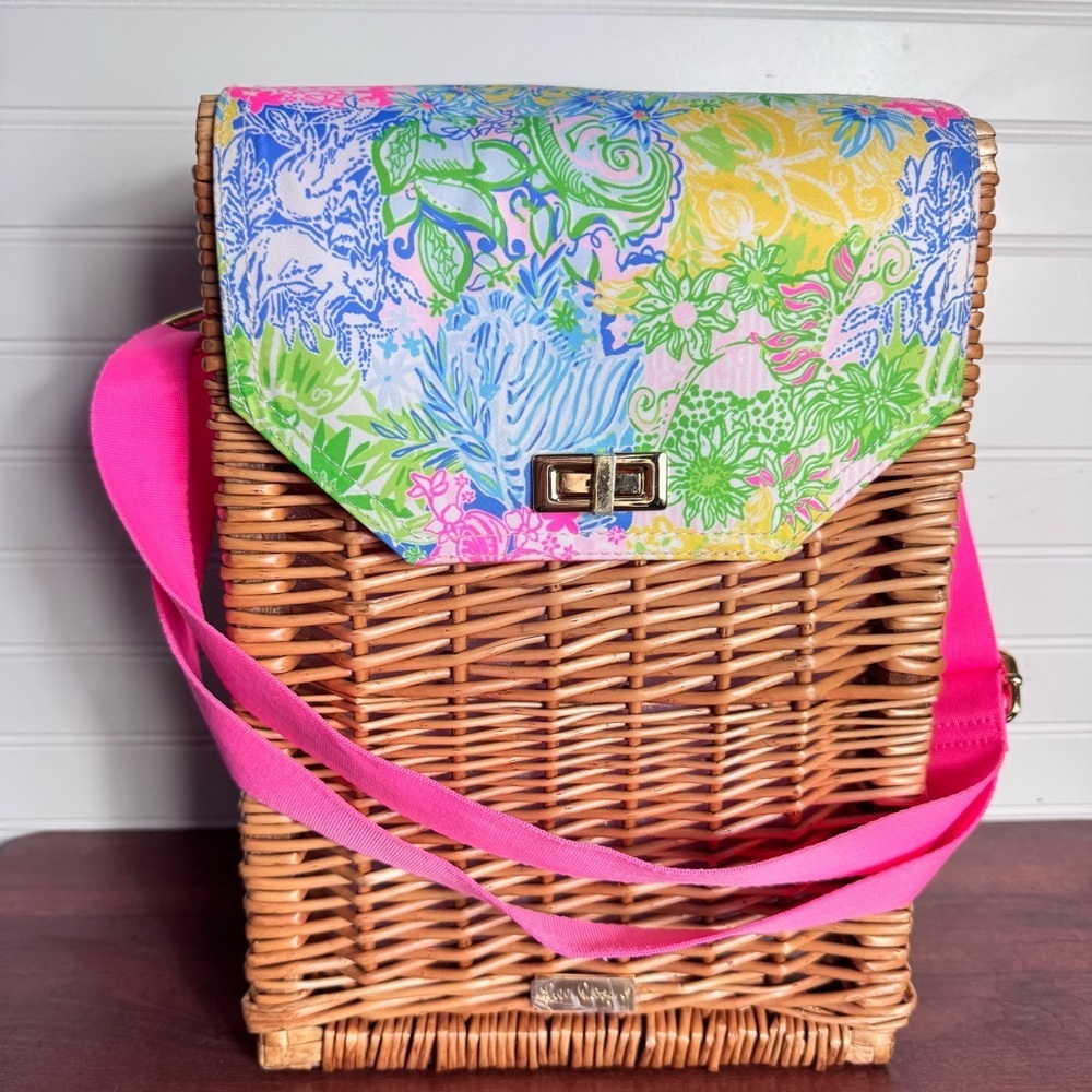 Lilly Pulitzer Cheek to Cheek Rattan Wine/Glass/Snack Basket Floral& Pink Lined